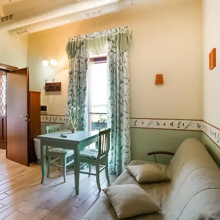 Vibrant Holiday In With Pool Tatil Evi